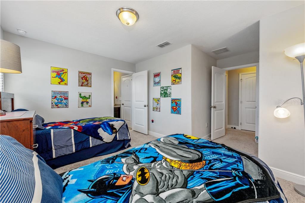 Slide show image of the Orlando Florida Home for Sale 15