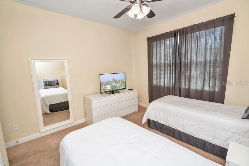 Slide show image of the Orlando Florida Home for Sale 19