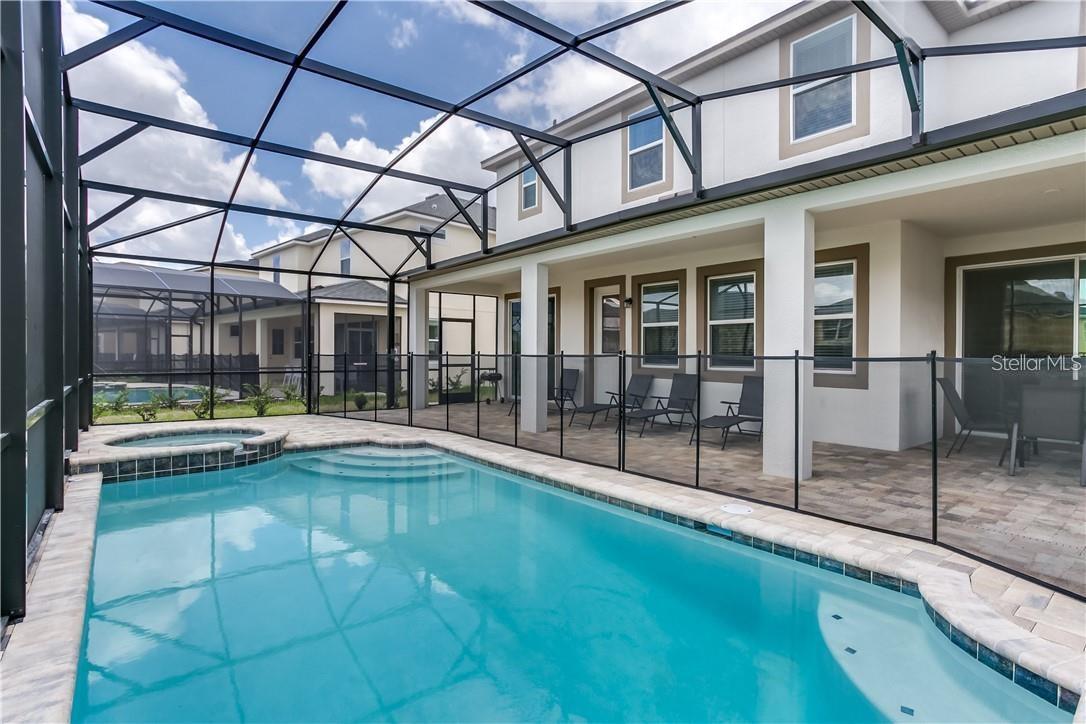 Slide show image of the Orlando Florida Home for Sale 58